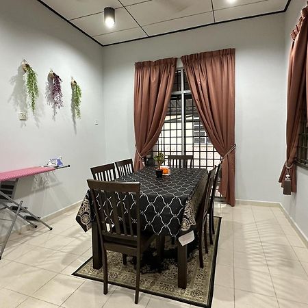Homestay Izhan Bandar Kuala Terengganu Luaran gambar